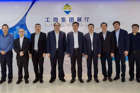  汕头高新区管委会考察团莅临南宫娱乐·NG28集团考察指导